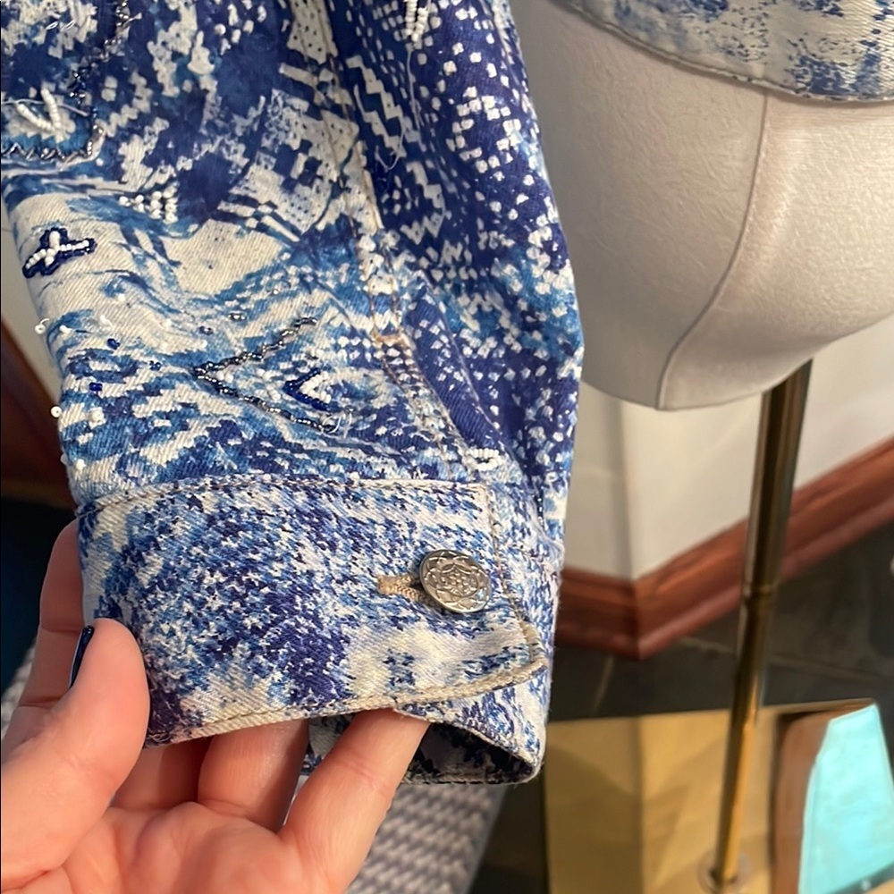 Chico’s Embroidered Embellished Blue Patterned Women's Jacket Size 1 Cropped - Picture 7 of 8